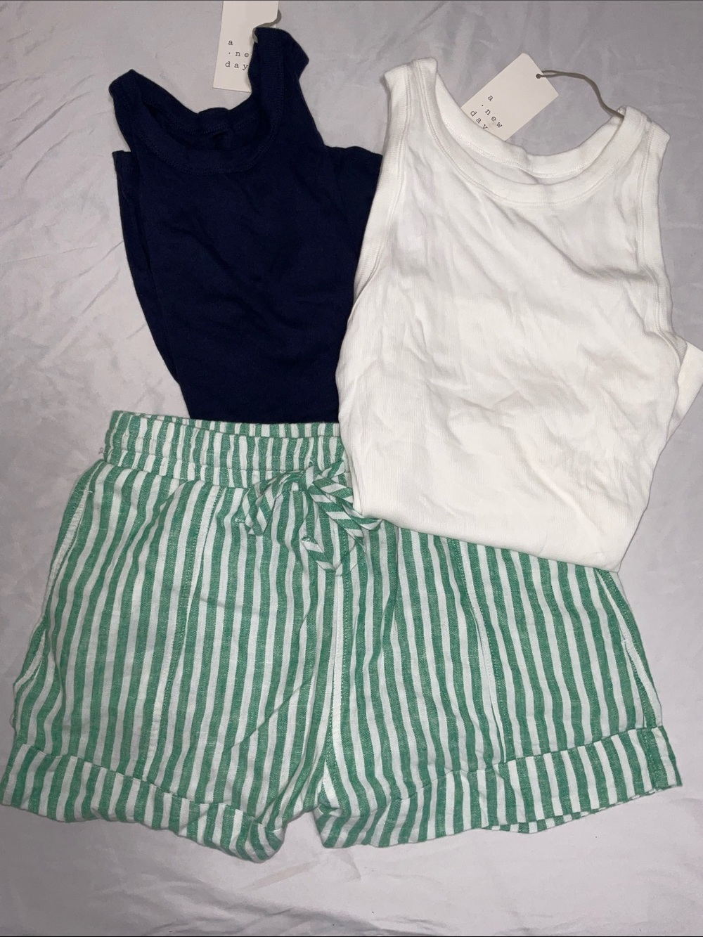 3 piece bundle Universal Thread